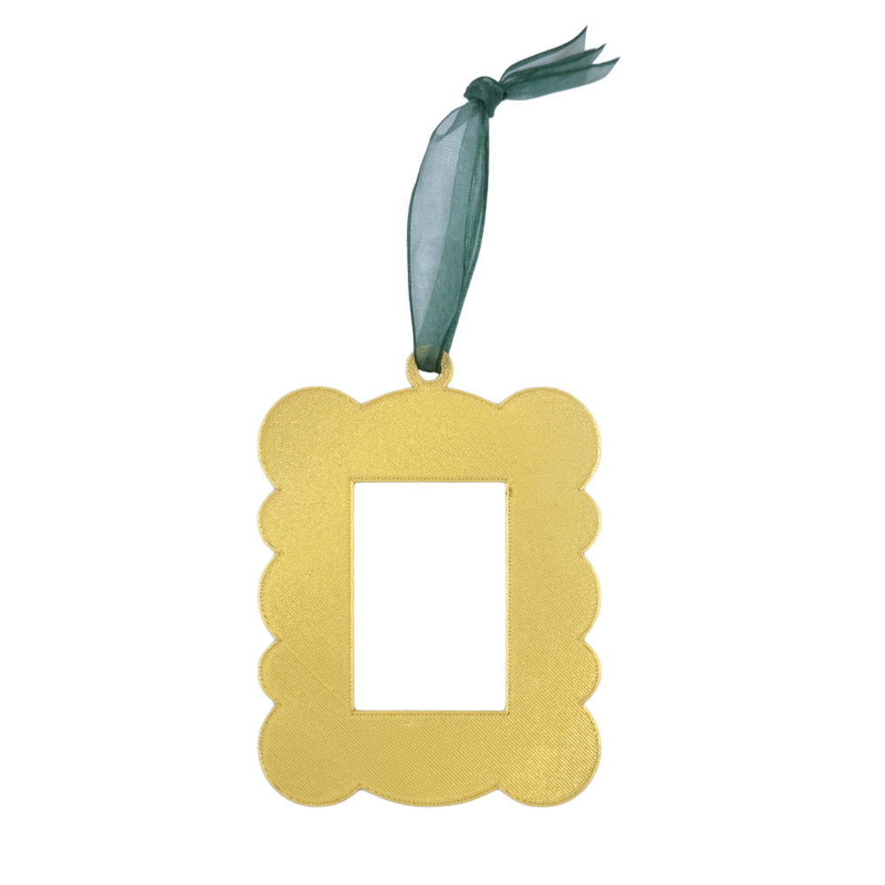 Self Finish Scallop Ornament w/ Green Ribbon